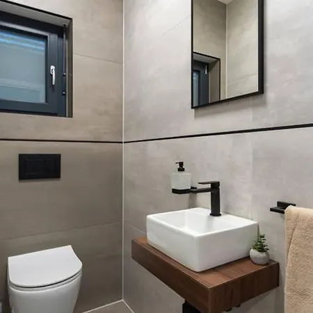 Appartement Theo Villa - Your Private Pool Oasis In Durres *