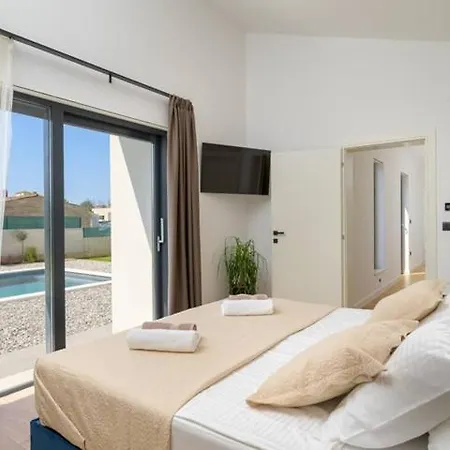 Theo Villa - Your Private Pool Oasis In Durres * Δυρράχιο
